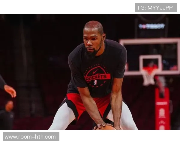 杜兰特第三节状态低迷仅得5分目前全场22分5板2帽表现分析