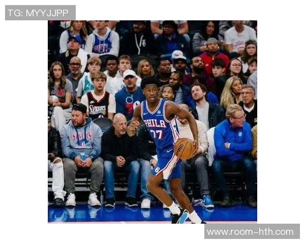 马克西精彩反击助攻恩比德空接暴扣替补席欢呼沸腾瞬间回顾